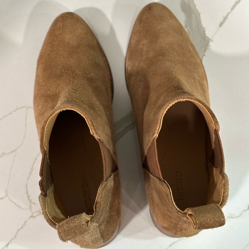 Nisolo Eva Everyday Chelsea Boots. Women’s size 6 M. Color Taupe Suede. - Picture 6 of 11
